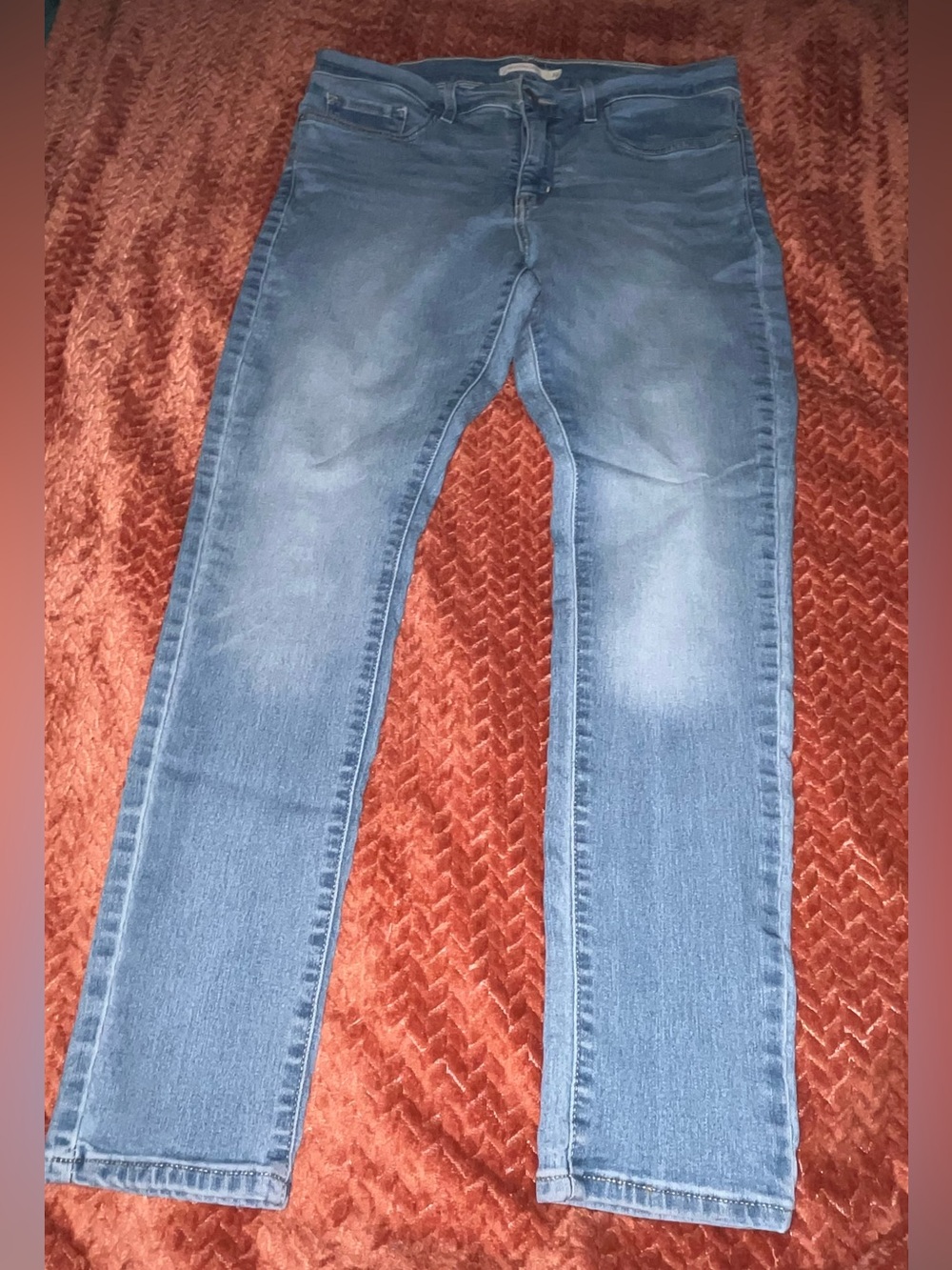 Levi's Women's Skinny Jeans - Blue Wash. size W42 L30